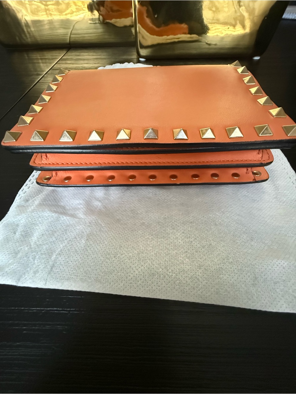 Authentic Valentino Garavani Rockstud Calfskin Chain Pouch. - Picture 3 of 5